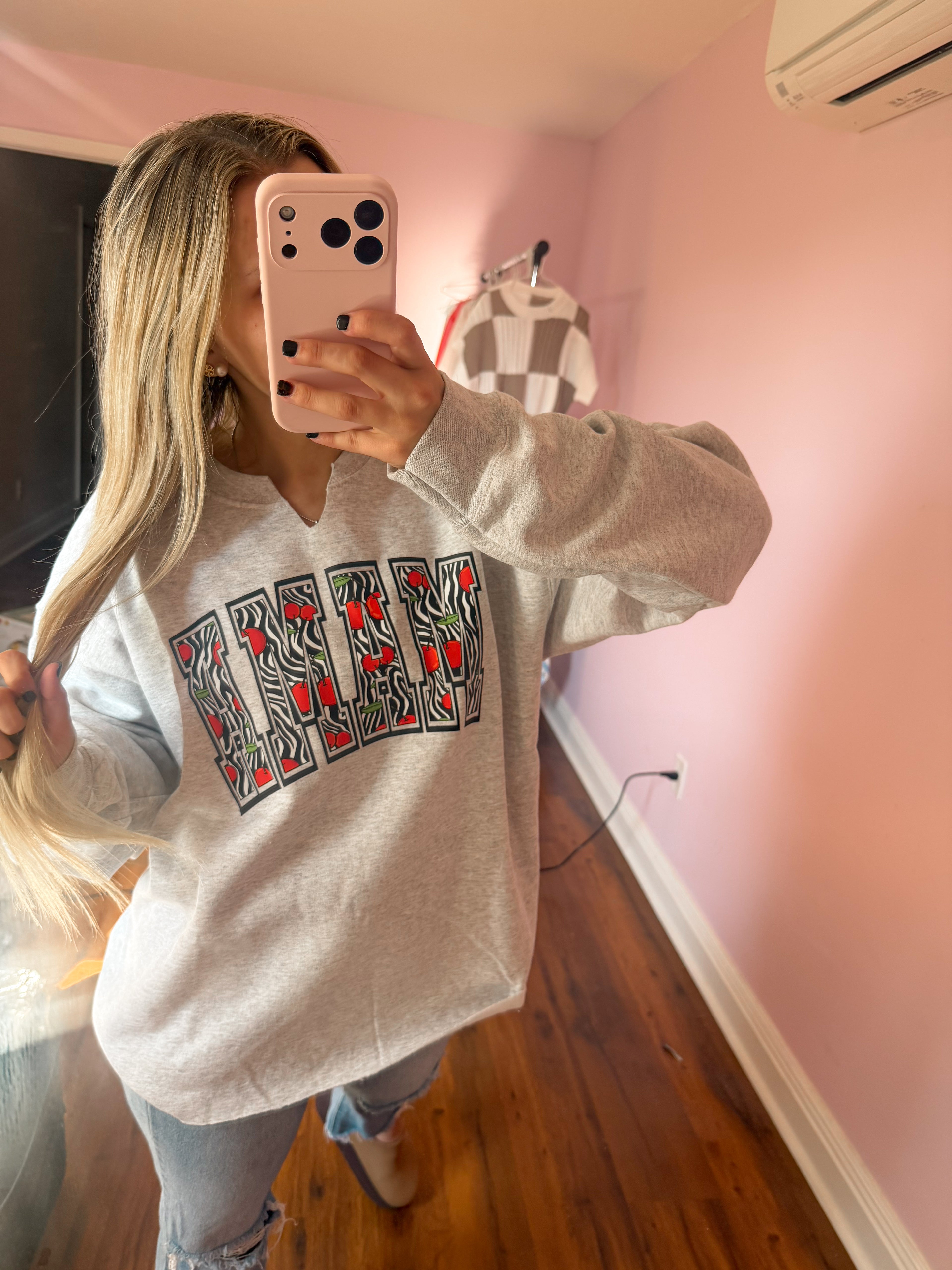 🍒MAMA VNECK CUT CREW✂️