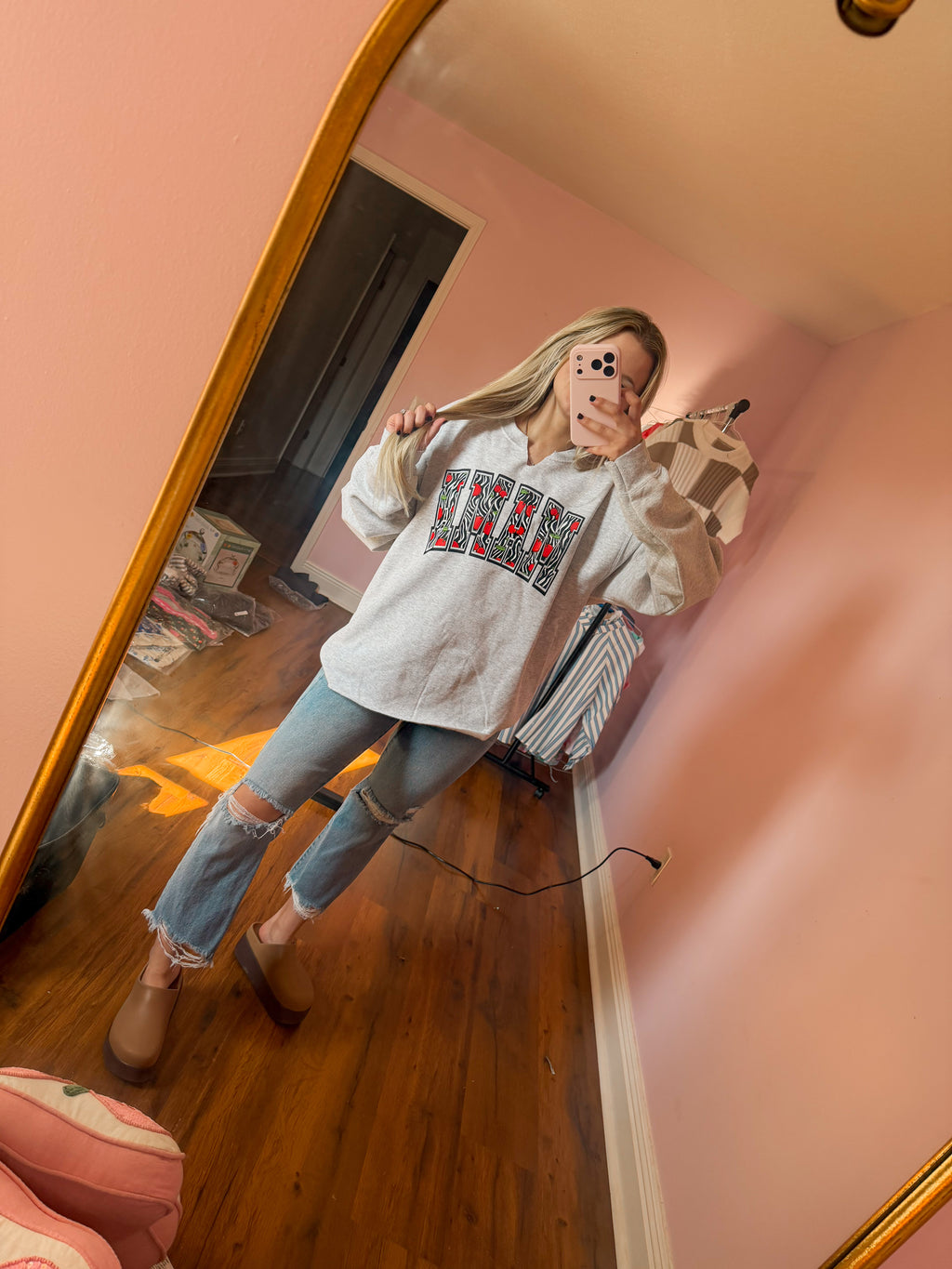 🍒MAMA VNECK CUT CREW✂️