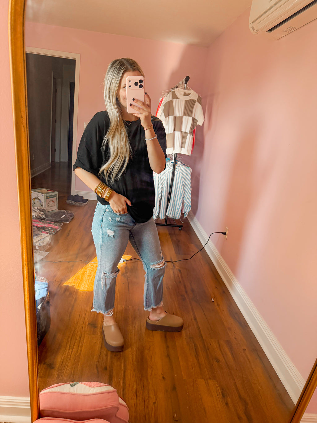 BLACK STRETCHY TOP